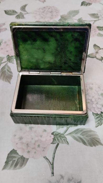 Caixa de joias tipo pedra