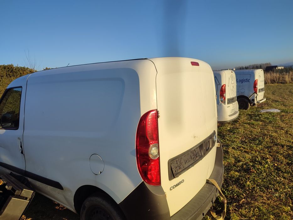 Podłużnica ćwiartka bok Doblo2017combo  błotnik tył pełny max i krótki