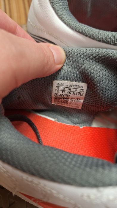 Кросівки для футзалу Adidas. Розмір  44,5 (29см )