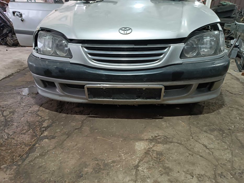 Бампер Таета Авенсис Т22 Телевизор передний Toyota Avensis