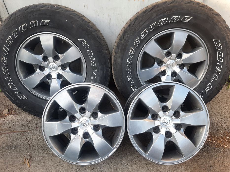 Toyota/Lecsus.  Hilux Fortuner Prado Land cruiser..