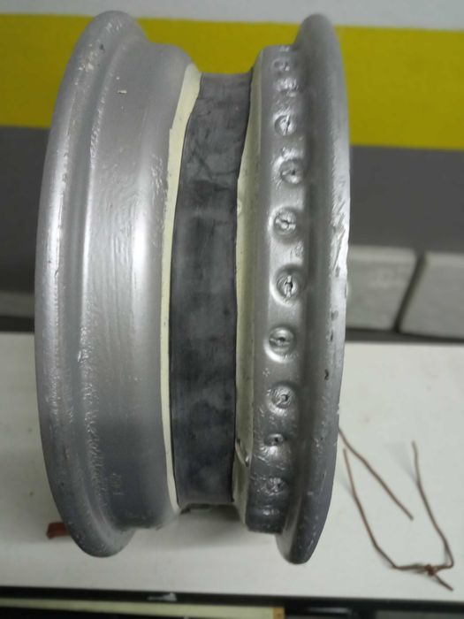 2 Jantes raiadas para Triumph TR2-3A pintadas, usadas