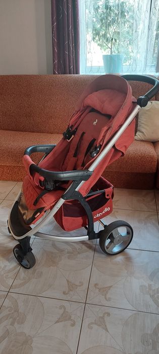 Продам прогулочную коляску Carrello Vista