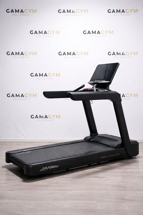 LIFE FITNESS Integrity+ Discover SE4 24' Bieżnia Netflix