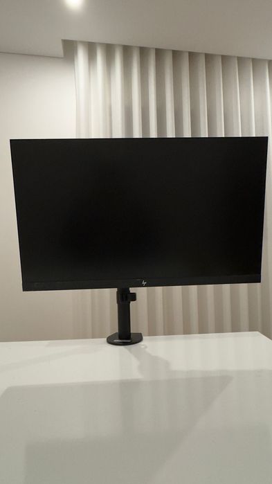 Monitor HP E24 G4 de 24”