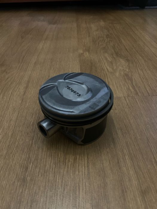 3 Pistões Mahle Novos