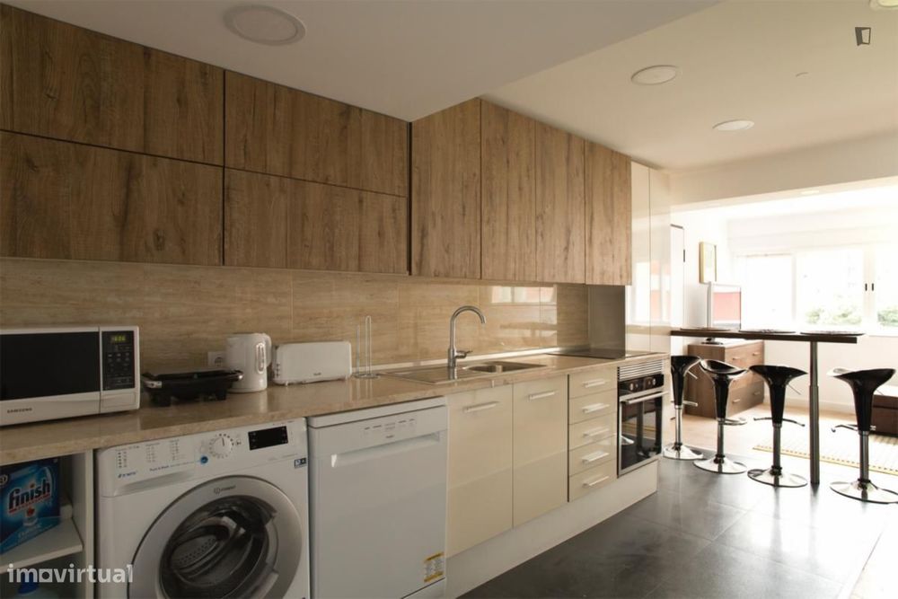 Quarto - localizado em Chelas Lisbon