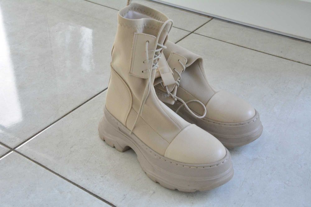 botki Mariposa beżowe rozm. 37