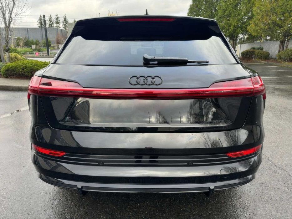 Audi e-tron S Premium Plus quattro Sportback      2023