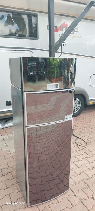 Lodówka absorbcyjna do kampera . dwukomorowa  i piekarnik