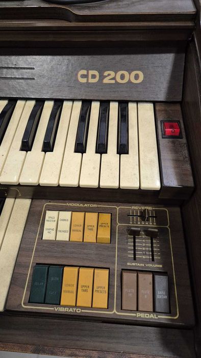 Órgão clássico SISME (Italiano), modelo CD200