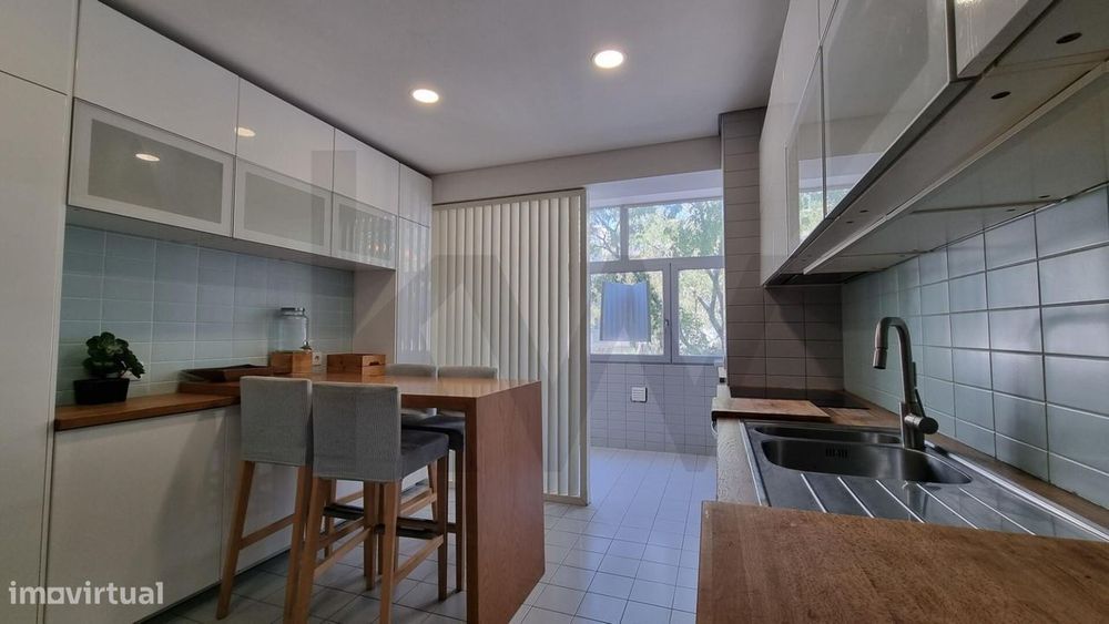 Apartamento T3 Renovado para Arrendamento no Bairro do Liceu - Aveiro