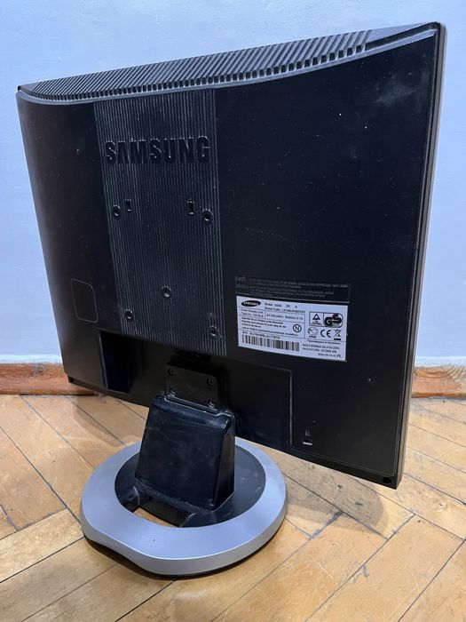 Комп’ютерний комплект: ПК + монітор + клавіатура і мишка