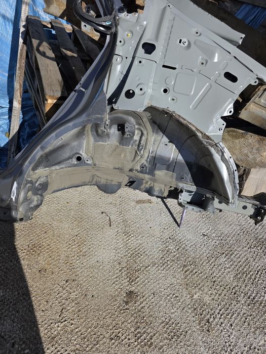 Ланжерон лівий тойота bz4x . Субару солтерра