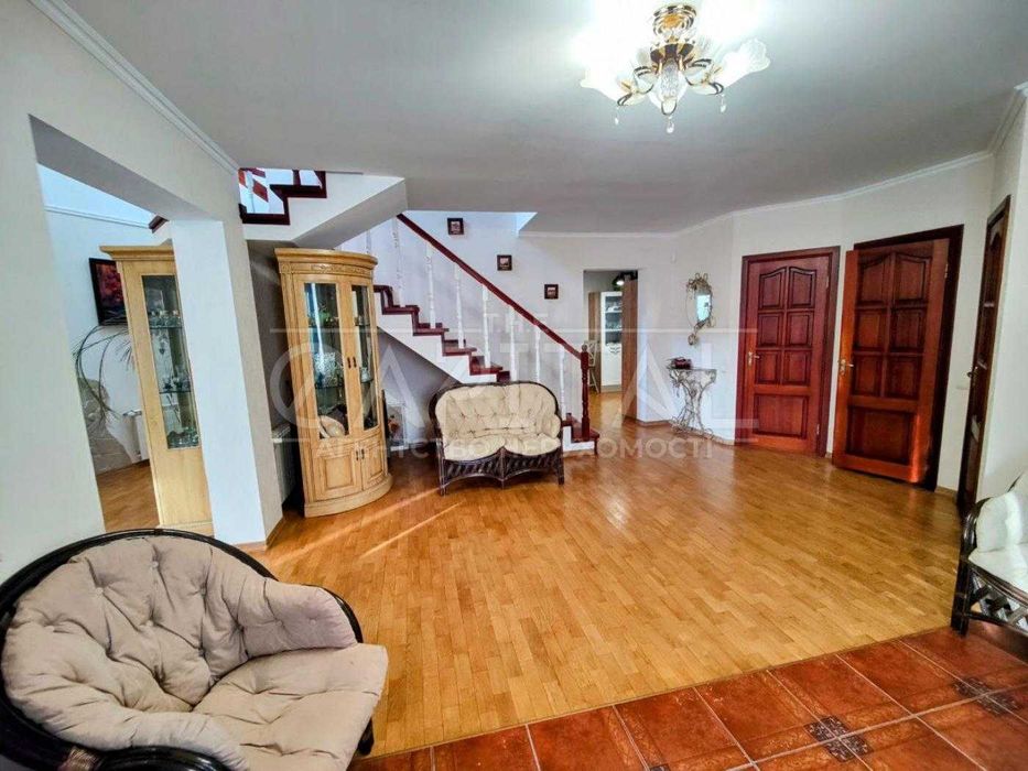 Продажа дома, Гатное, генератор , газ, 15-20 мин пешком м. Теремки