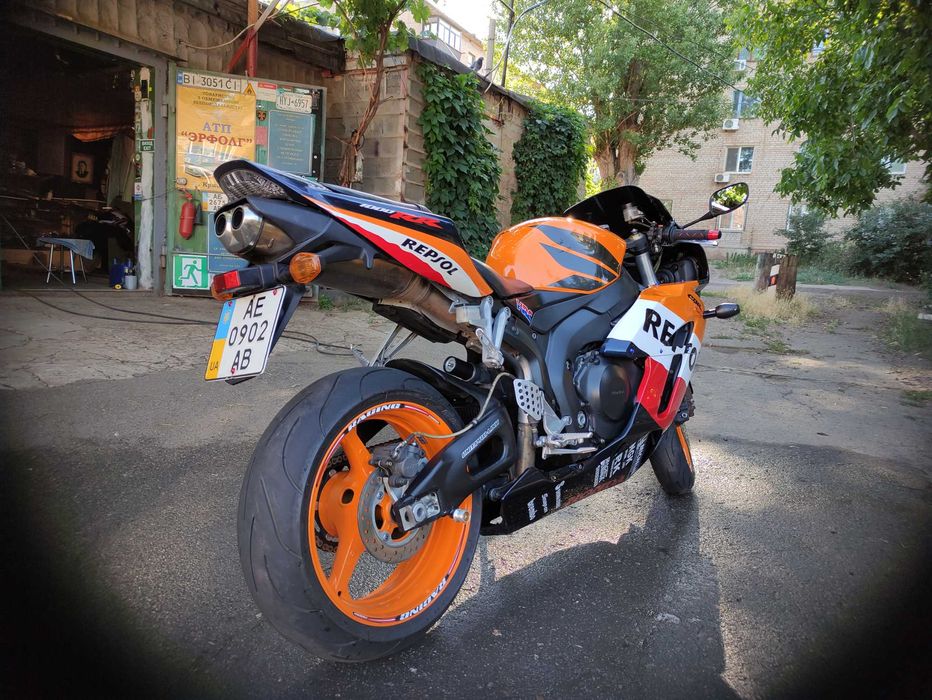 Honda CBR 1000RR  2005