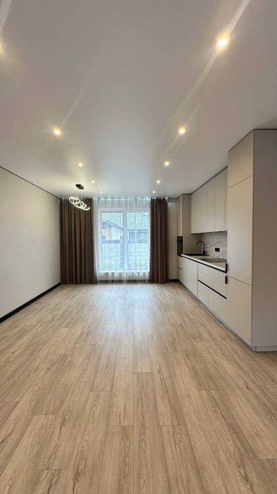 Будинок в зеленій локаціі.З РЕМОНТОМ І ТЕХНІКОЮ