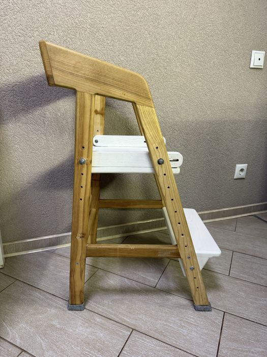 Зростаючий стілець