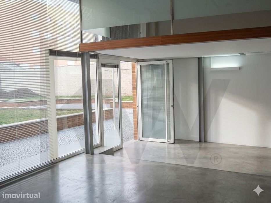 Loja comercial  em zona Central de Matosinhos Sul