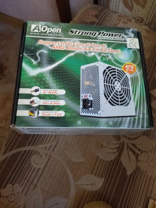 Блок питания,карта памяти компьютера.