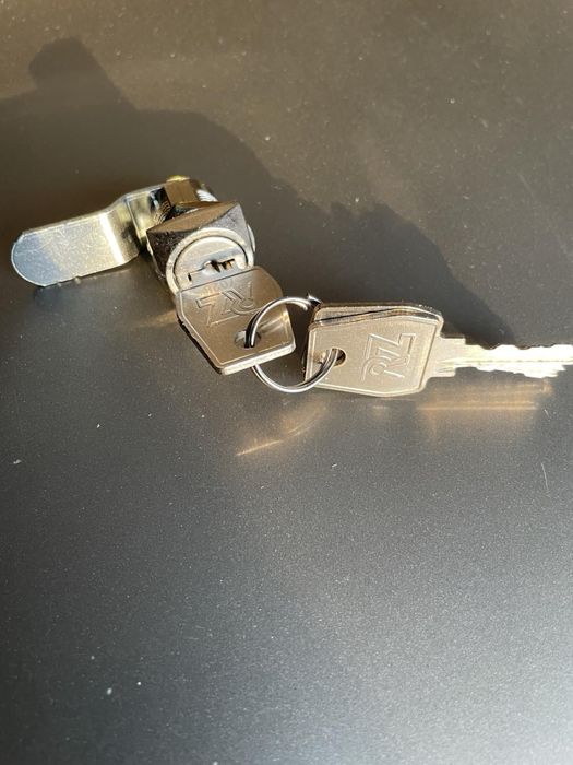 Замок для шкафчіков,ящічків.