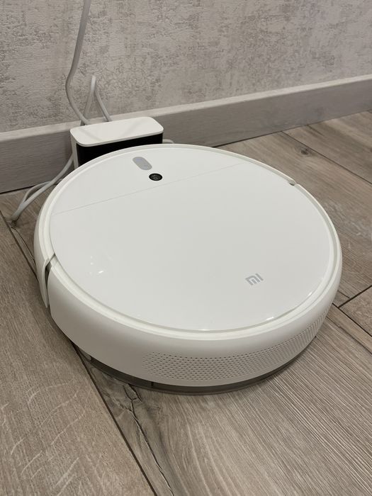 Робот пилосос Xiaomi Mi Robot Vacuum-mop