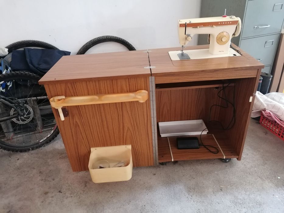 Máquina de costura singer