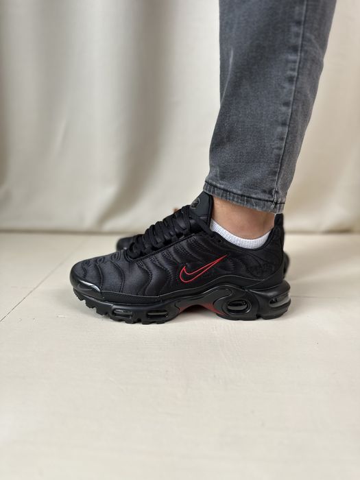 Кросівки Nike Air Max TN Plus Black Red Gore-Tex (41,43)