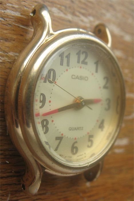 Casio de senhora - LQ-776 (avariado)