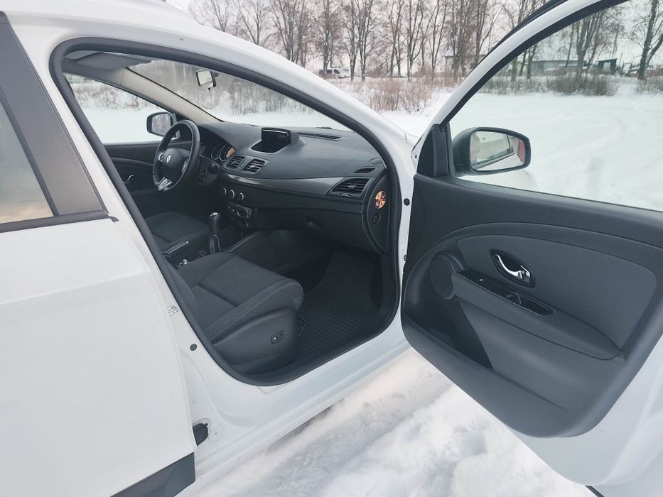 Продам Renault Megane 3 1.6 2012 универсал