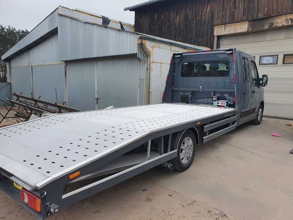 Zabudowa alu panel gotowa na placu