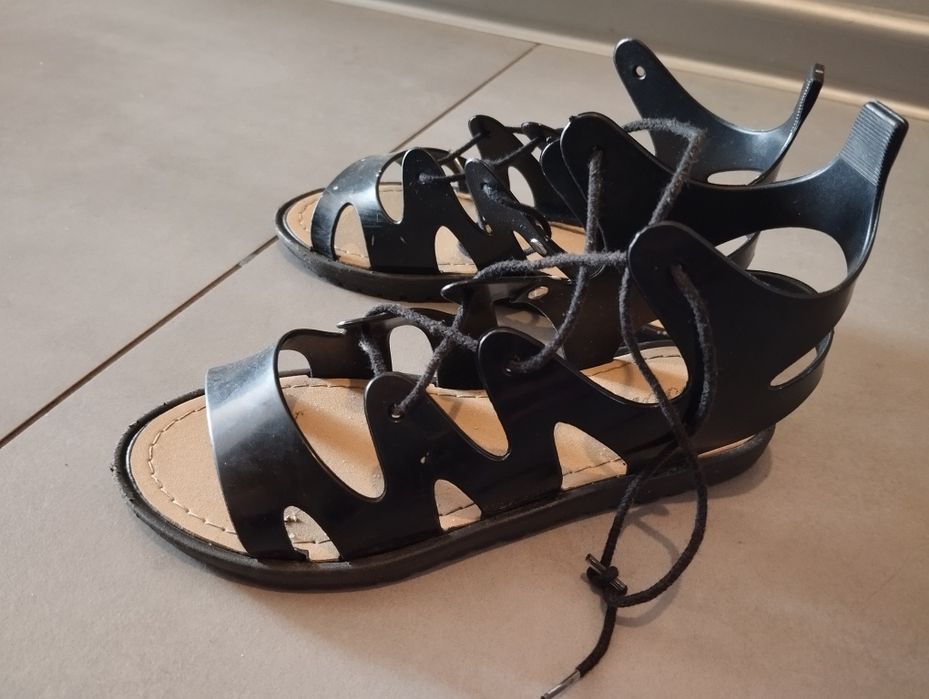 Sandały dziewczęce