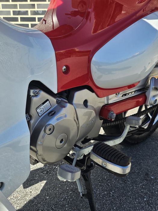 Mota Cube Pro 125 da Honda reproduzida pela Kamax  Nova