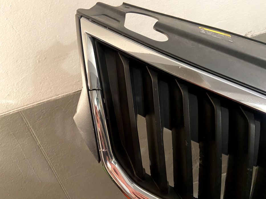 Решетка радиатора 5JA8536689B9 5JA8536519B9