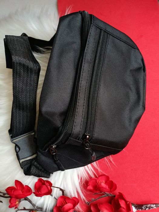 Czarna saszetka, nerka, nowa