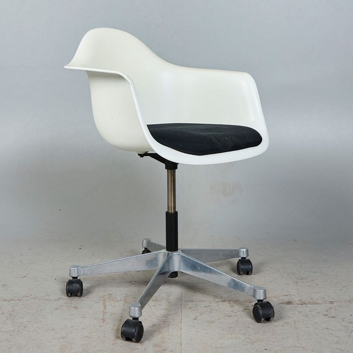 Krzesło biurowe obrotowe - kultowe Vitra by Charles & Ray Eames  PACC
