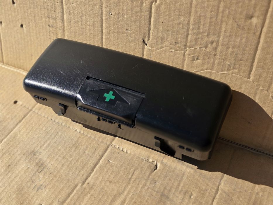 Apteczka BMW E39 Czarna oryginalna