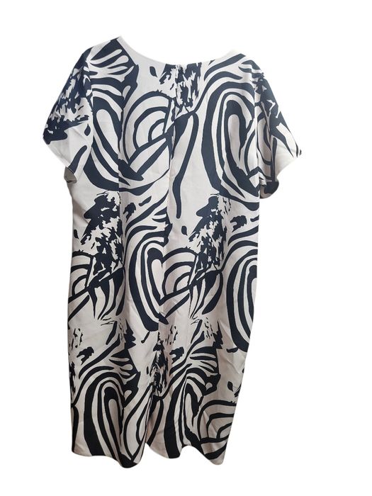Elegancka sukienka w abstrakcyjny wzór – Produkt Polski – Rozmiar 52