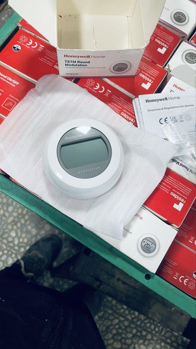 Терморегулятор кімнатний. Термостат Honeywell  для котла.