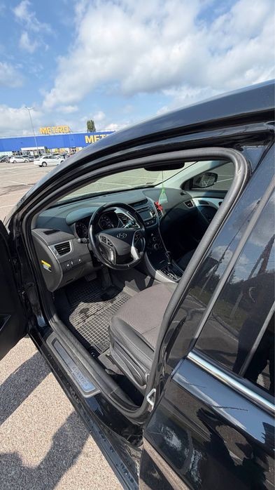 Hyundai elantra