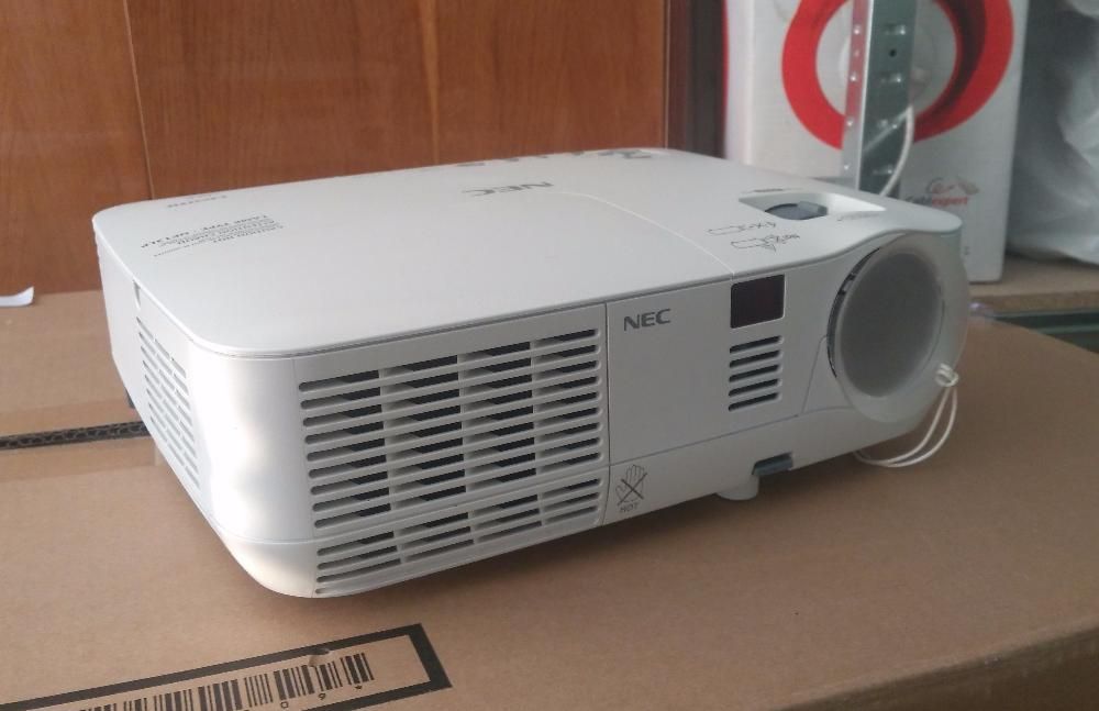 Акция! Очень яркий проектор NEC V260X HDMI Full HD 2600лм 3D (222часа)