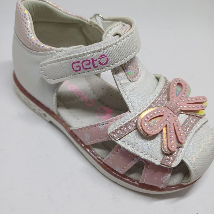 Nowe sandały roz 24 Wkładka skórzana profilowana 15 cm