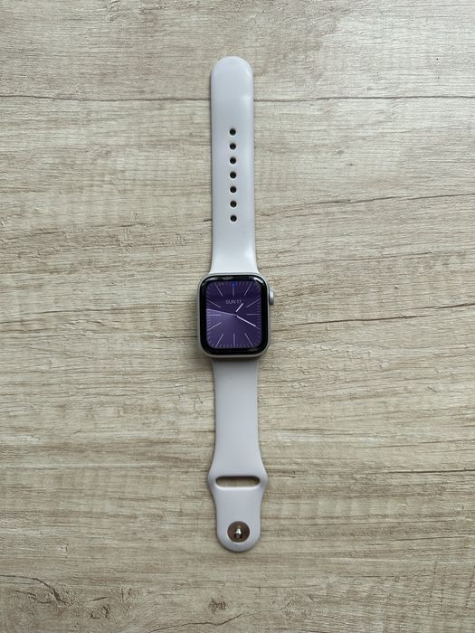 Смарт-годинник Apple Watch SE
