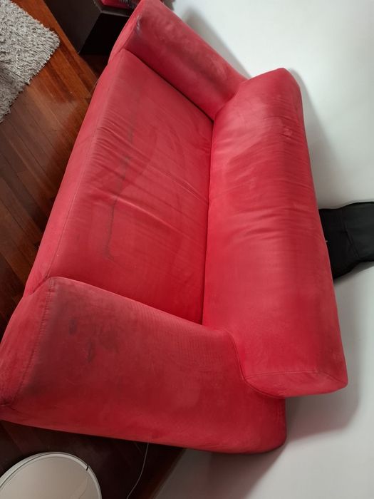 Vendo sofá vermelho e pouf
