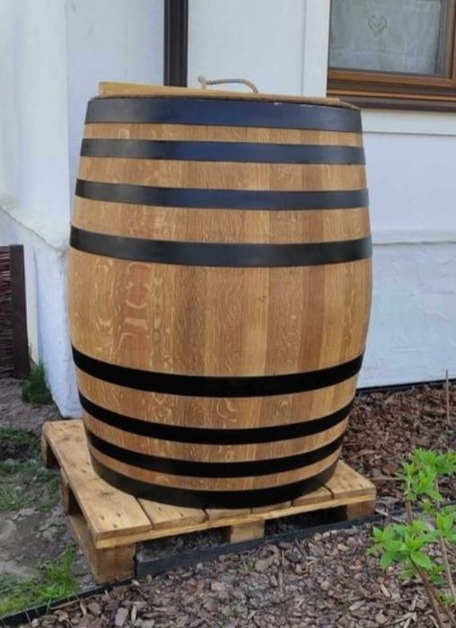 Beczki drewniane dębowe  (zbiornik na wodę)