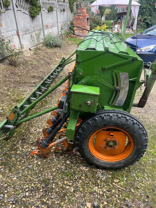 Siewnik zbożowy amazone  d8 3m