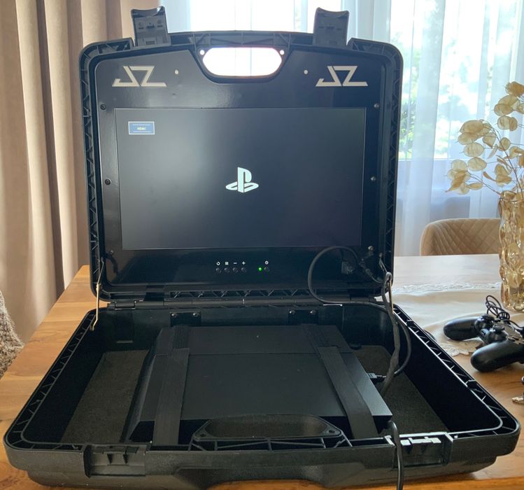 Przenośny monitor Jz Design Game Case + PS4+2 Pady z ładowarką
