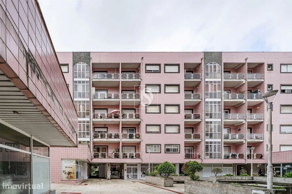 T2, Totalmente Remodelado, em Fermentões, Guimarães, com 76 m²