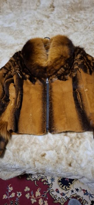 Полушобок з хутра шиншили з комірцем з хутра песца
