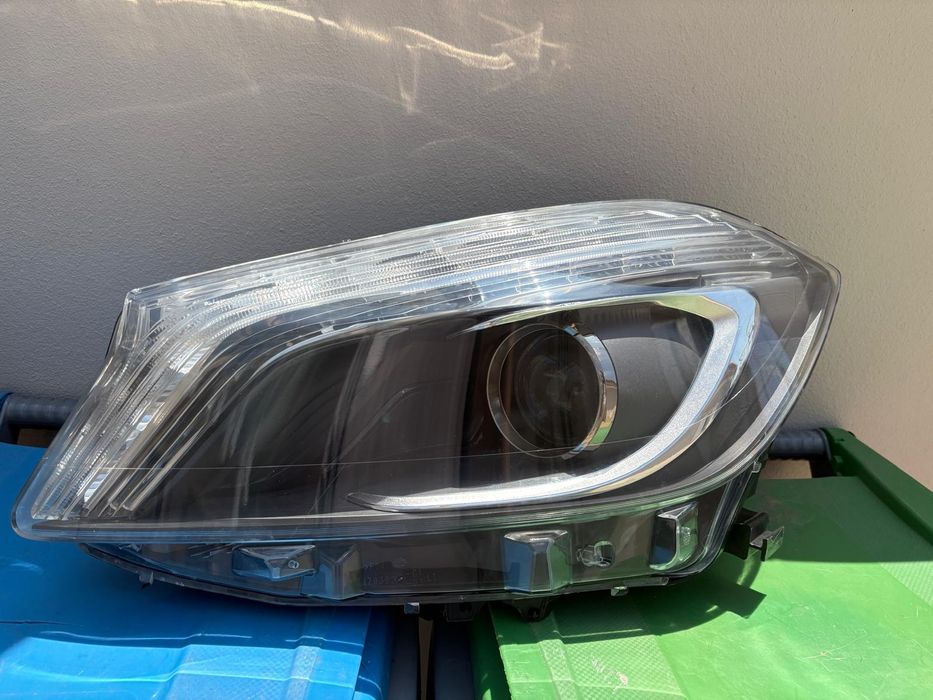 Ótica Mercedes w176 bi xenon